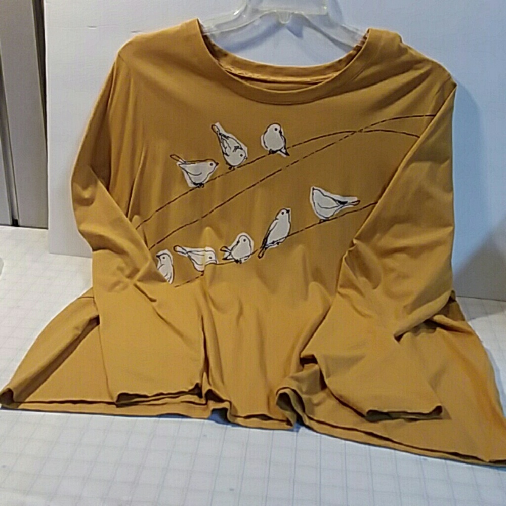 Sahalie shirt NWOT